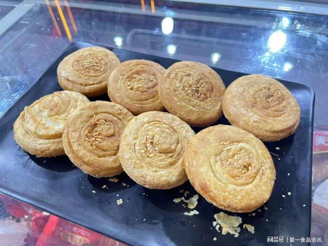 ：单品王、万物皆可预制、小众食材登场…PG麻将胡了2良之隆七大餐饮趋势显现(图3)